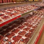 Supermarkt Regal mit Fleisch